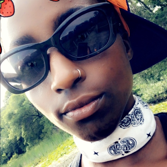 Meet your Posher, Jackson - Picture 6 of 9